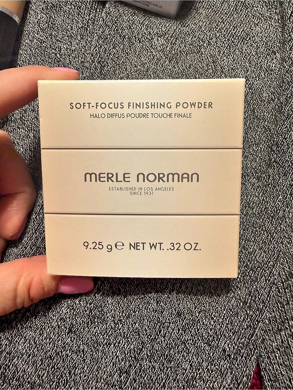 NEW Merle Norman Soft-Focus Finishing Powder Light to Medium